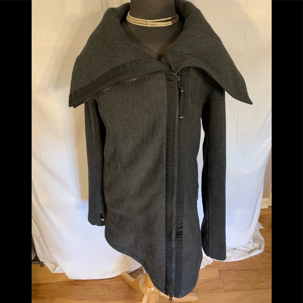 Lululemon asymmetrical jacket with folding collar